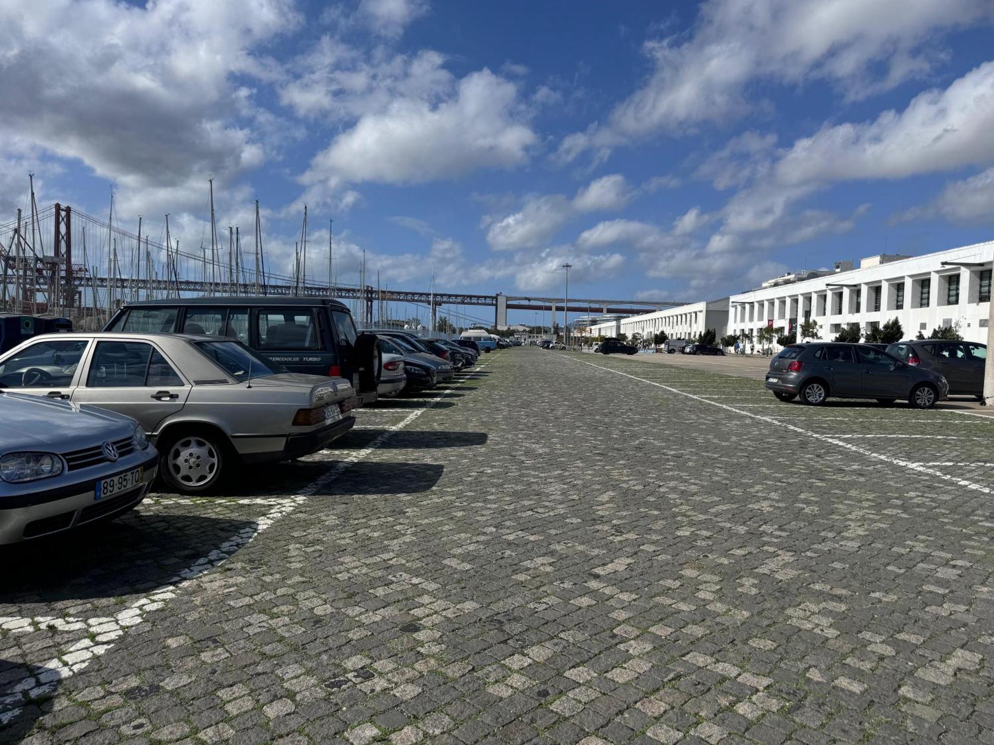 Lisbon Cosy Boat Hotel Bagian luar foto